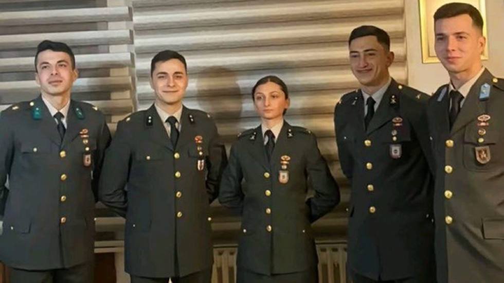 Teğmenlerin tazminat &ouml;demeleri g&uuml;ndemde&hellip;