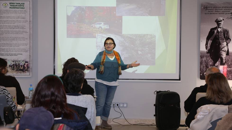 Toprak Okulu&rsquo;nda uygulamalı budama eğitimi...