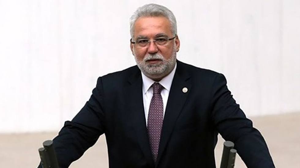 AKP'den ihra&ccedil; edilen Kocabıyık'tan RT&Uuml;K'&uuml;n 'ekran karartma' kararına sert tepki!