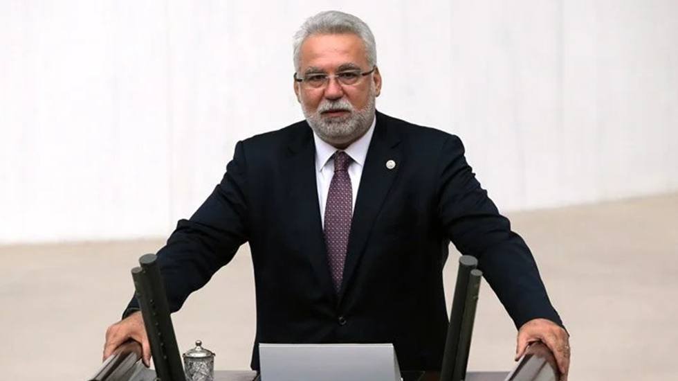 AKP'li isimden Erdoğan'a: "Sen aslında kendine darbe yaptın haberin yok!"