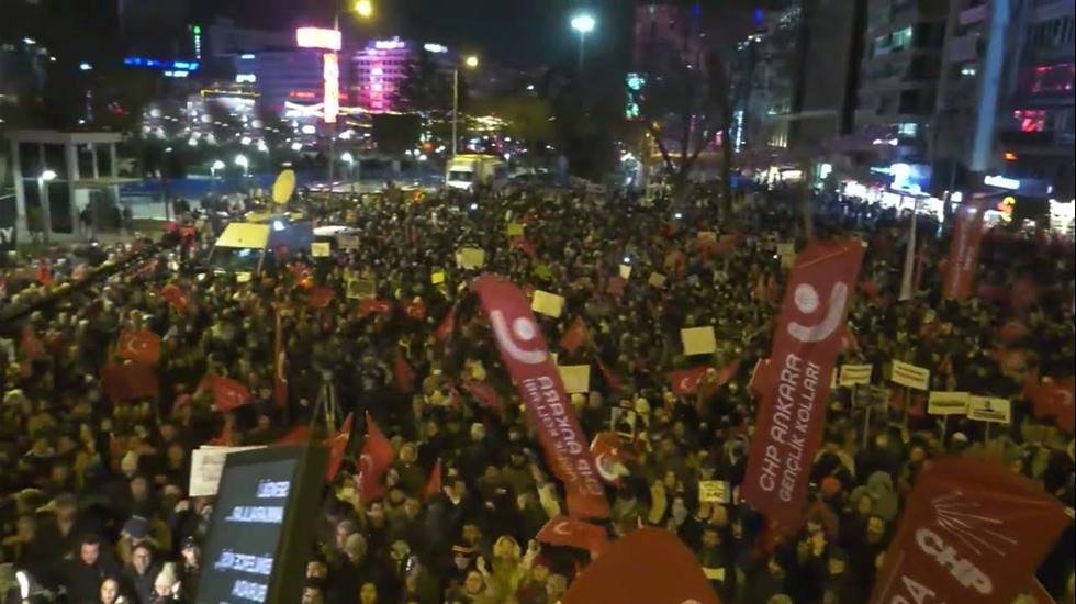 Ankara'da emniyet g&uuml;&ccedil;leri G&uuml;venpark'a girişi kapattı! Muharrem İnce Akın G&uuml;rlek'e seslendi
