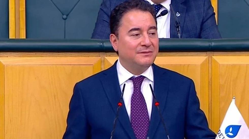 Babacan: &ldquo;Bir yıldır ellerinde sopayla tek tek muhalefet belediyelerini dolaşıyorlar&rdquo;