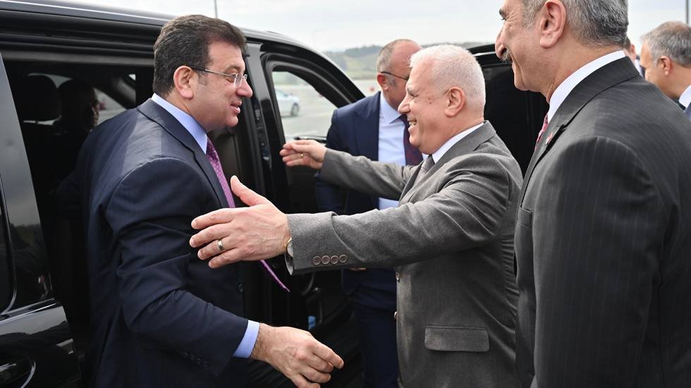 Başkan Bozbey, &ldquo;Ekrem Başkanımız ile kol kolayız, omuz omuzayız&rdquo;