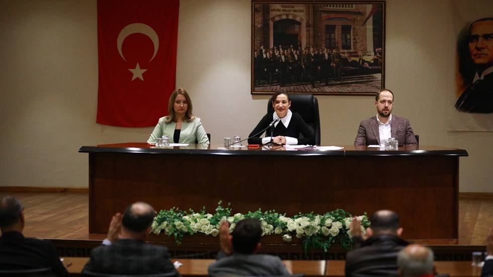 Başkan Sengel: &ldquo;Kadın yaşamın i&ccedil;inde m&uuml;cadeledir&rdquo;