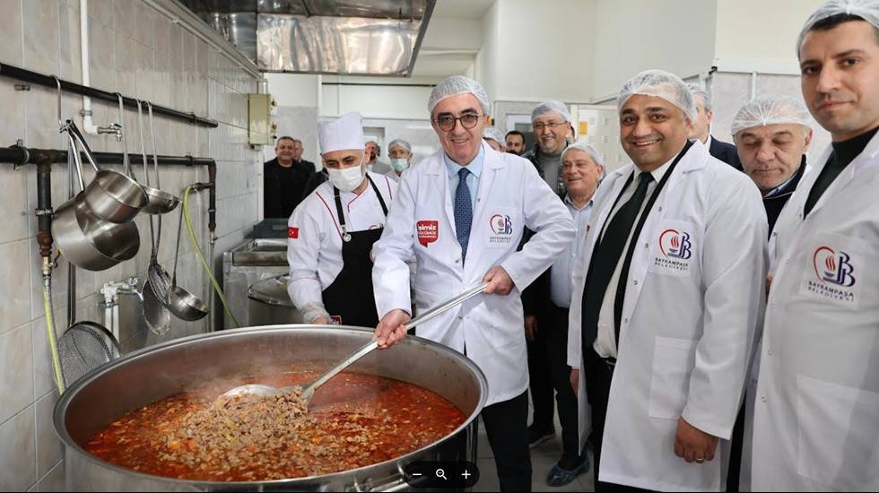 Bayrampaşa Aşevinden ihtiya&ccedil; sahiplerine sıcak yemek desteği