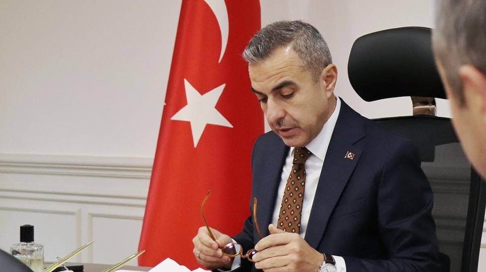 Beyoğlu Kaymakamlığı il&ccedil;e genelinde 8 Mart g&uuml;n&uuml; t&uuml;m etkinlikleri yasaklandı...