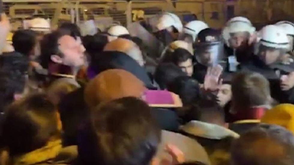 &Ccedil;ağlayan'da avukatlara polis m&uuml;dahalesi!
