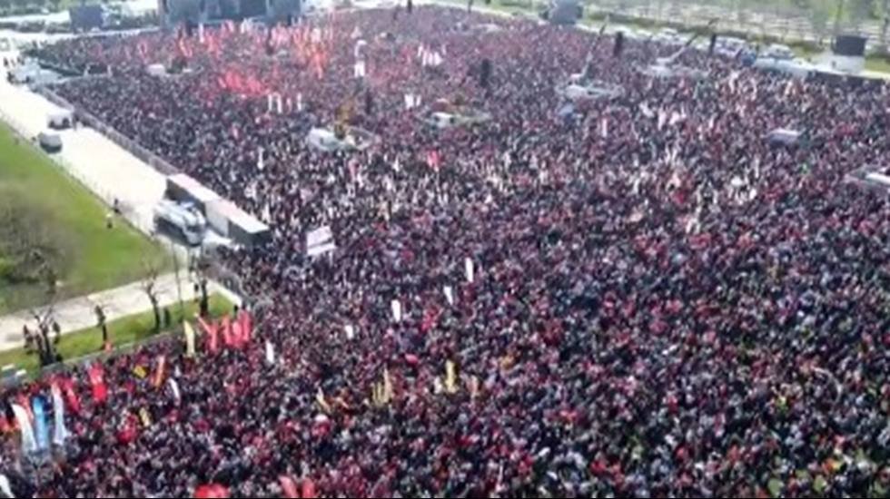 CHP&rsquo;de b&uuml;y&uuml;k miting g&uuml;n&uuml;: Yurttaşlar akın akın Maltepe miting alanını doldurdu