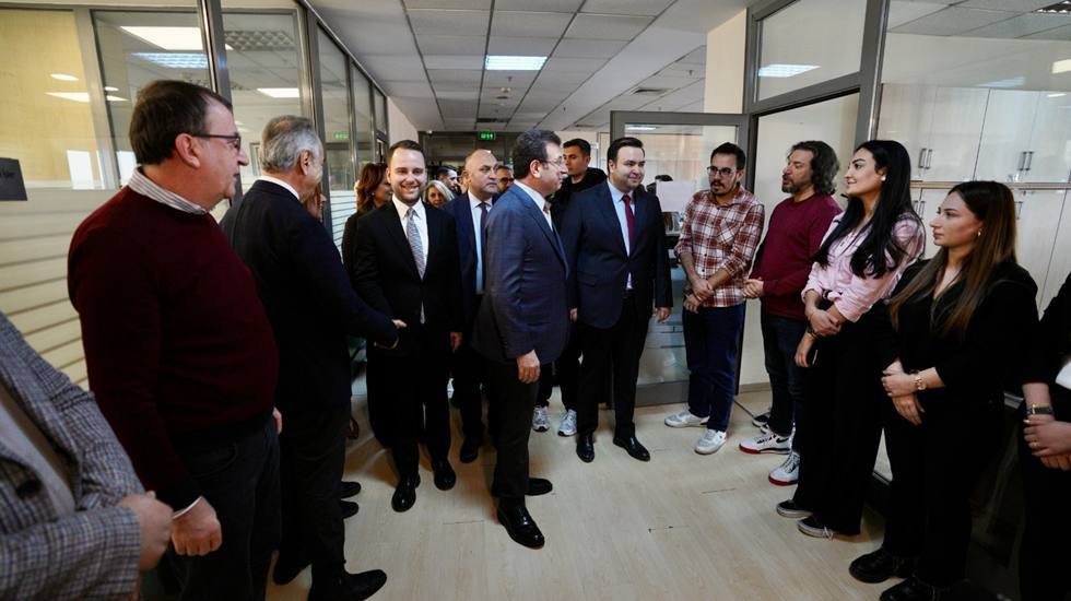 İmamoğlu&rsquo;ndan Beşiktaş Belediyesi &ccedil;alışanlarına moral ziyareti