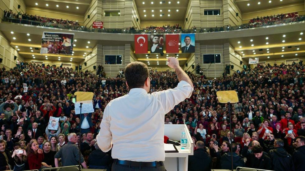 Kayseri&rsquo;de konuşan İmamoğlu: &ldquo;Size kendimi emanet etmeye geldim&rdquo;