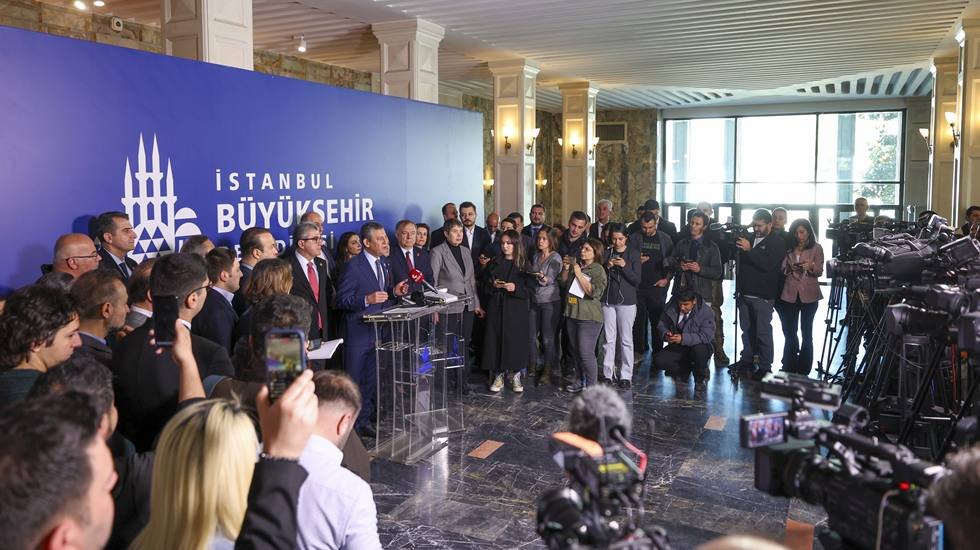 &Ouml;zg&uuml;r &Ouml;zel a&ccedil;ıkladı: "S&ouml;z konusu firma, 2019 belediye se&ccedil;imlerinden kısa bir s&uuml;re &ouml;nce, K&uuml;lt&uuml;r A.Ş.&rsquo;den 5 ihale daha aldı"
