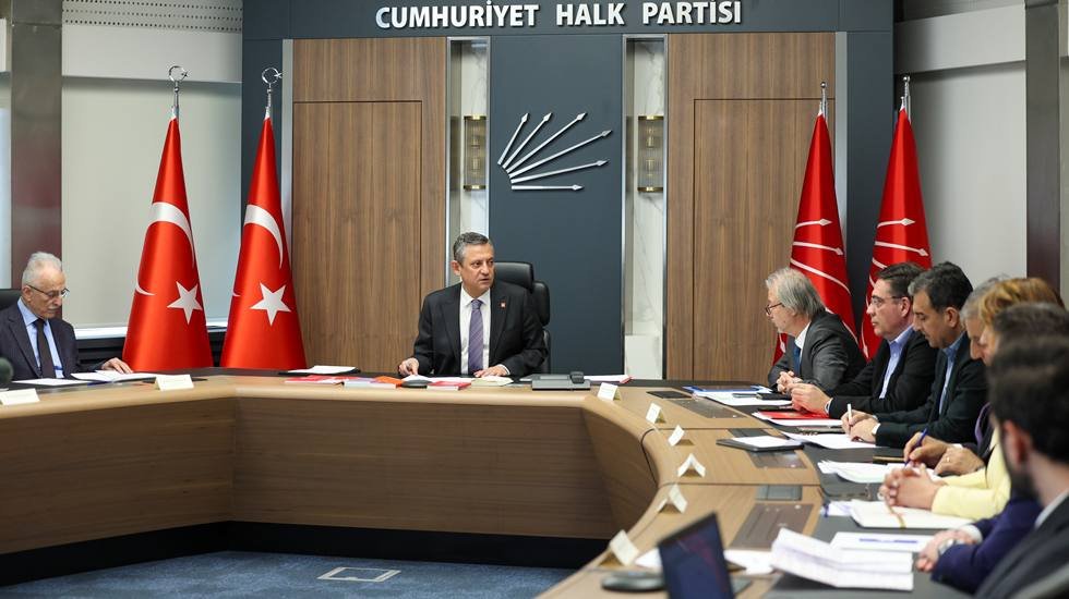 &Ouml;zg&uuml;r &Ouml;zel, Dış Politika Danışma Kurulu Toplantısı'na başkanlık etti