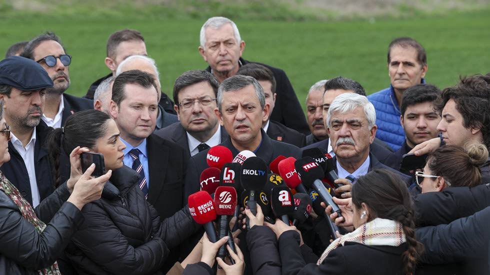 &Ouml;zg&uuml;r &Ouml;zel, Erdoğan'a seslendi: 'Korkutmaya devam edeceğiz'