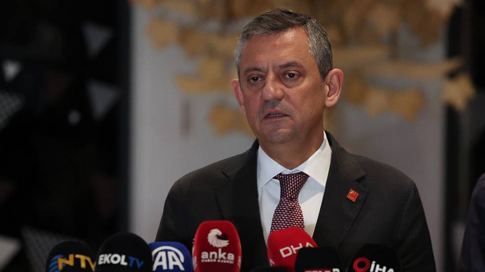 &Ouml;zg&uuml;r &Ouml;zel: &ldquo;İhanet kotasını dolduranlar bize &lsquo;hain&rsquo; demeye kalkmasın&rdquo;