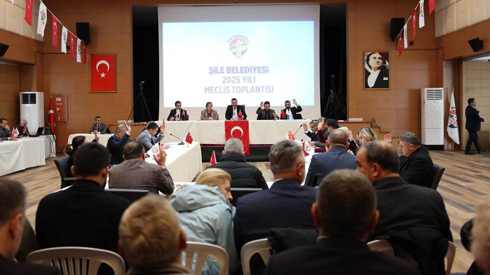 Şile Belediye Başkanı Kabadayı: Mikrofonu kapatır mısınız, alın şu mikrofonu..