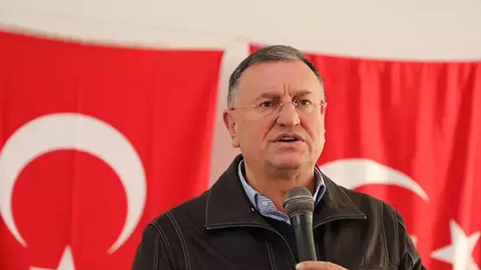 Sonradan CHP'li L&uuml;tf&uuml; Savaş olağan&uuml;st&uuml; kurultayın iptali i&ccedil;in başvurusunu yaptı