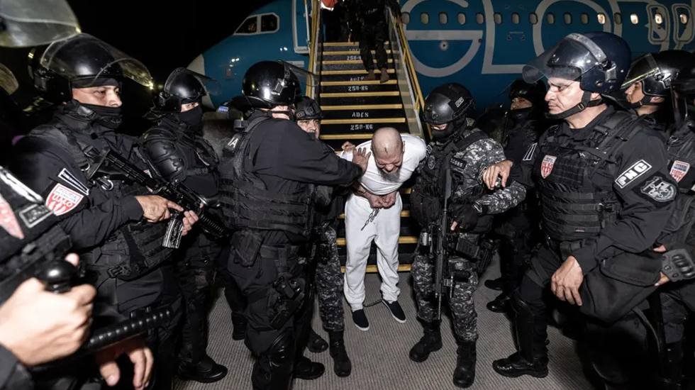 Trump, federal yargıcı dinlemedi 250&rsquo;den fazla d&uuml;zensiz g&ouml;&ccedil;meni yery&uuml;z&uuml;ndeki cehenneme yolladı