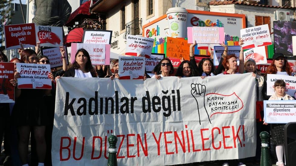 T&uuml;rkiye'nin d&ouml;rt bir yanında 8 Mart Emek&ccedil;i Kadınlar G&uuml;n&uuml;...