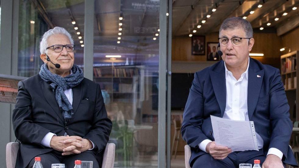 Başkan Tugay İzmirlilere s&ouml;rdu: T&uuml;rkiye&rsquo;nin en b&uuml;y&uuml;k mitingini yapmaya var mısınız?