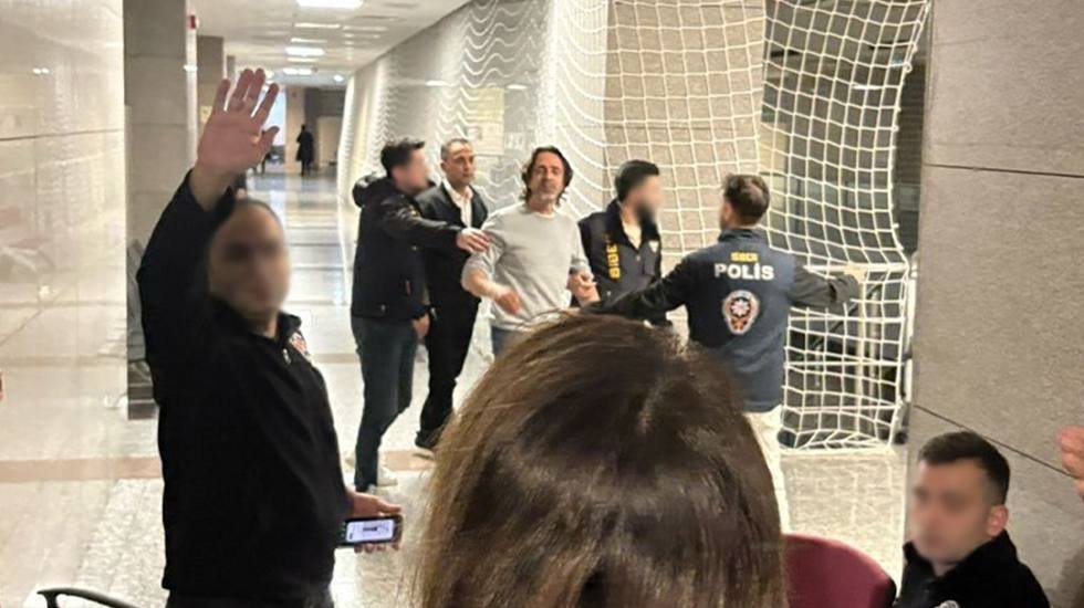 Gazeteciler Murat Ağırel ve Timur Soykan adli kontrolle serbest bırakıldı